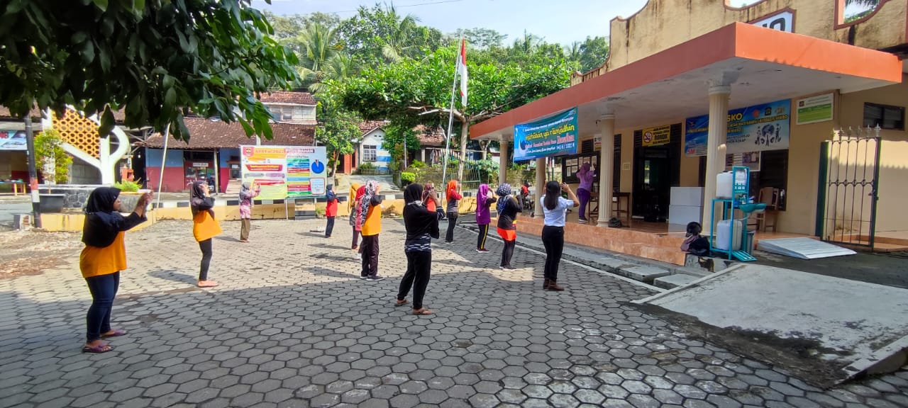 Kelompok USEPKS Hargorejo Adakan Pertemuan Rutin Di Perpustakaan Swa Pustaka